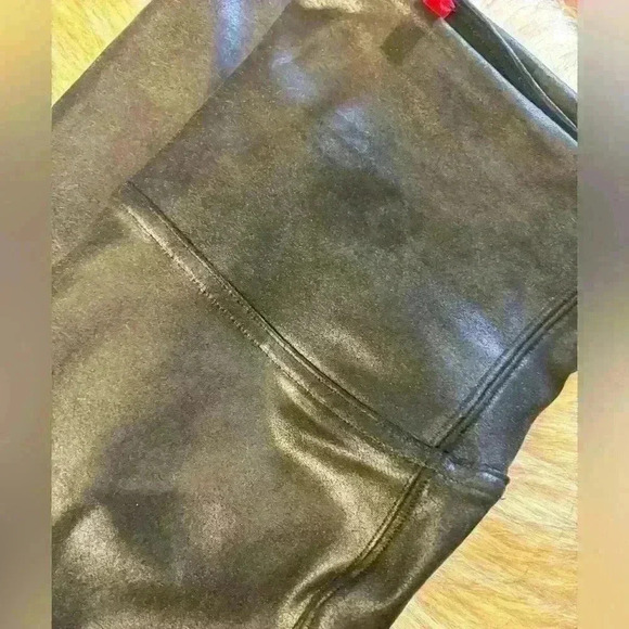 Spanx faux leather leggings. Never worn. Size Large - Picture 4 of 7